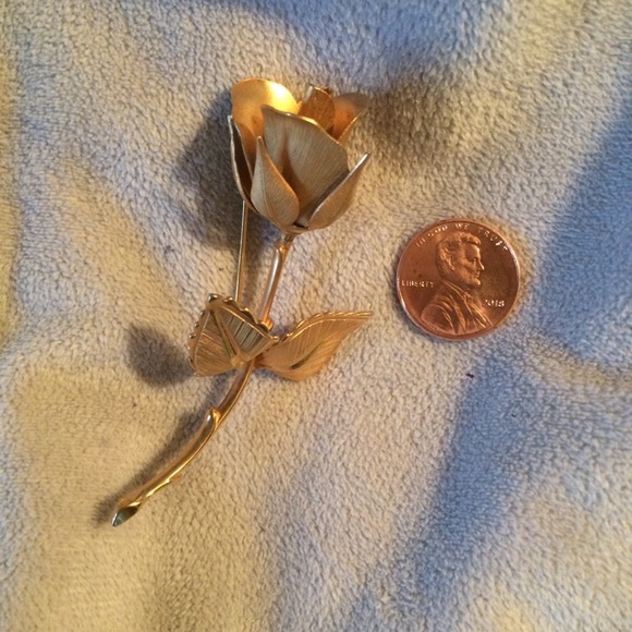 2 Gorgeous Flower Brooches - Picture 2 of 6